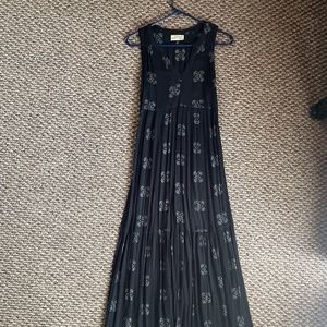 Black and White V-neck Long Maxi Dress